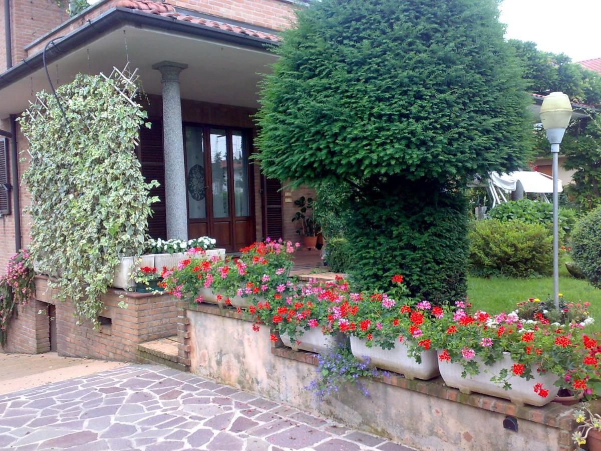 B&B Les Fleurettes Lomazzo Exterior foto